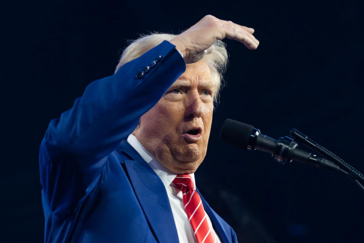 Donald Trump gesticula en un acto reciente