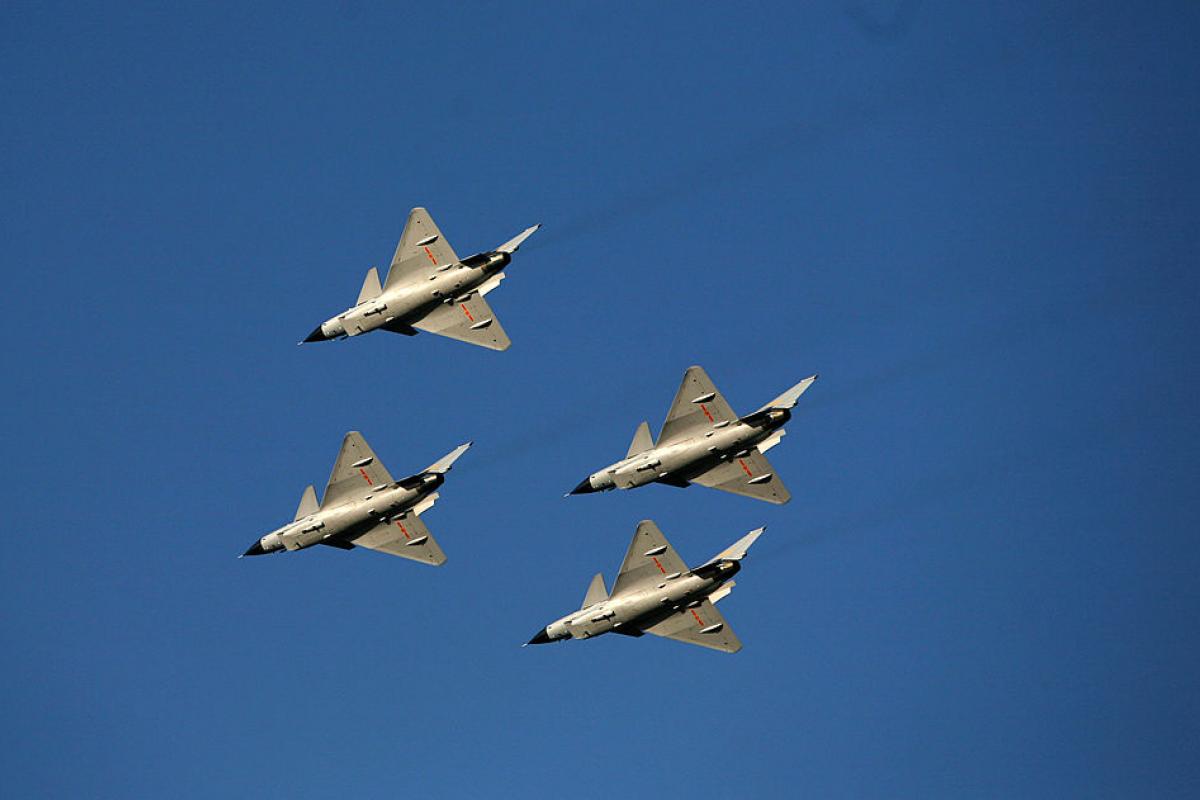 Imagen de archivo de varios cazas chinos