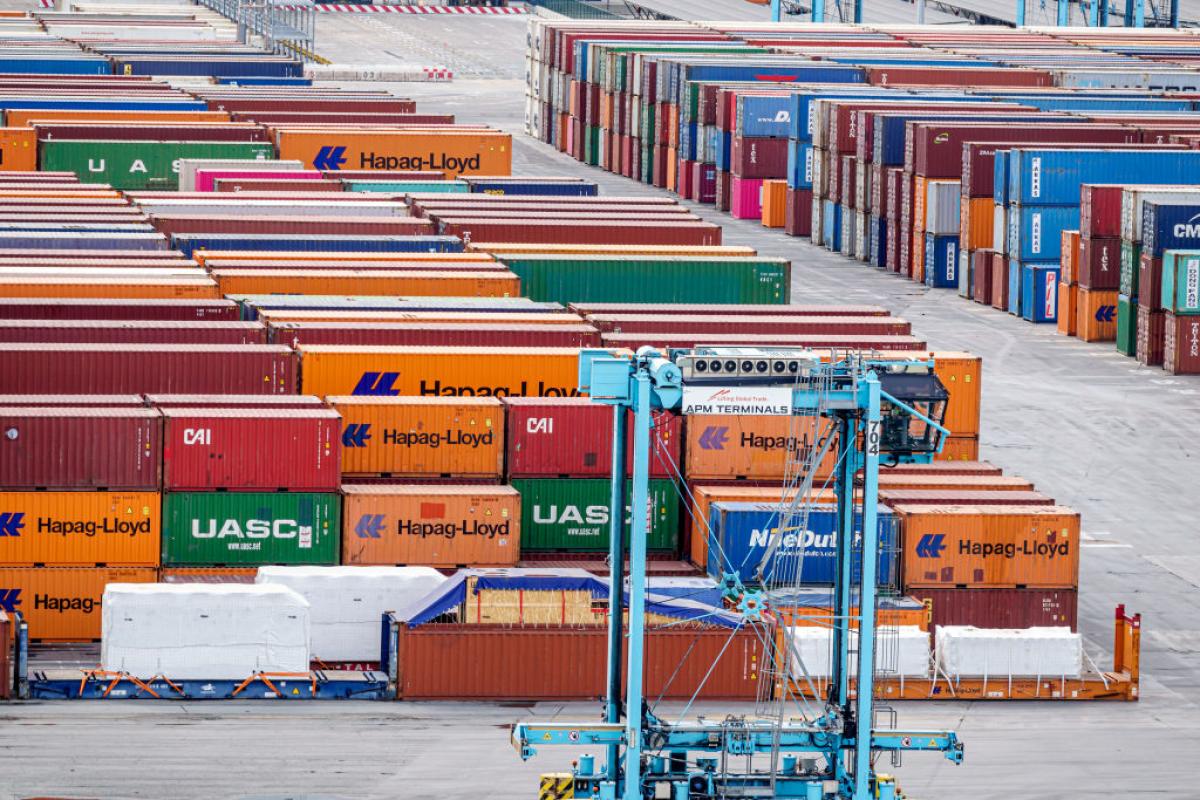 Imagen de archivo de contenedores marítimos en el puerto de Barcelona.