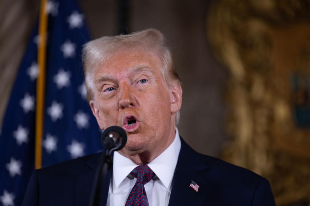 Donald Trump da una conferencia en su mansión de Florida este martes 7 de enero.