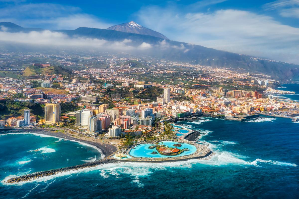 Imagen aérea de Puerto de la Cruz, en Tenerife (Islas Canarias).