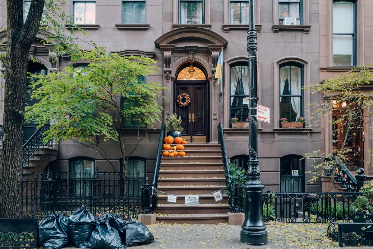 Exterior del 66 Perry St, apartamento de Carrie Bradshaw en 'Sexo en Nueva York'.