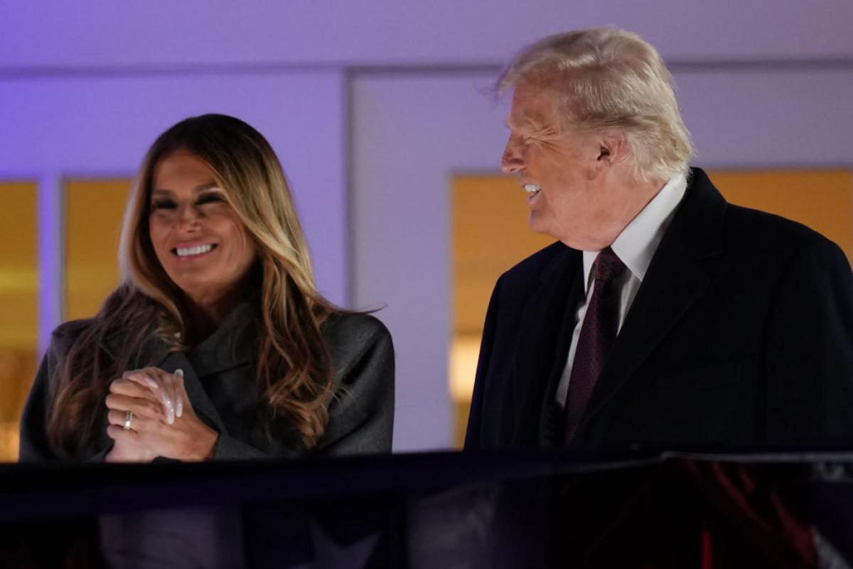 El presidente estadounidense electo Donald Trump y su esposa, Melania, en una fiesta privada.