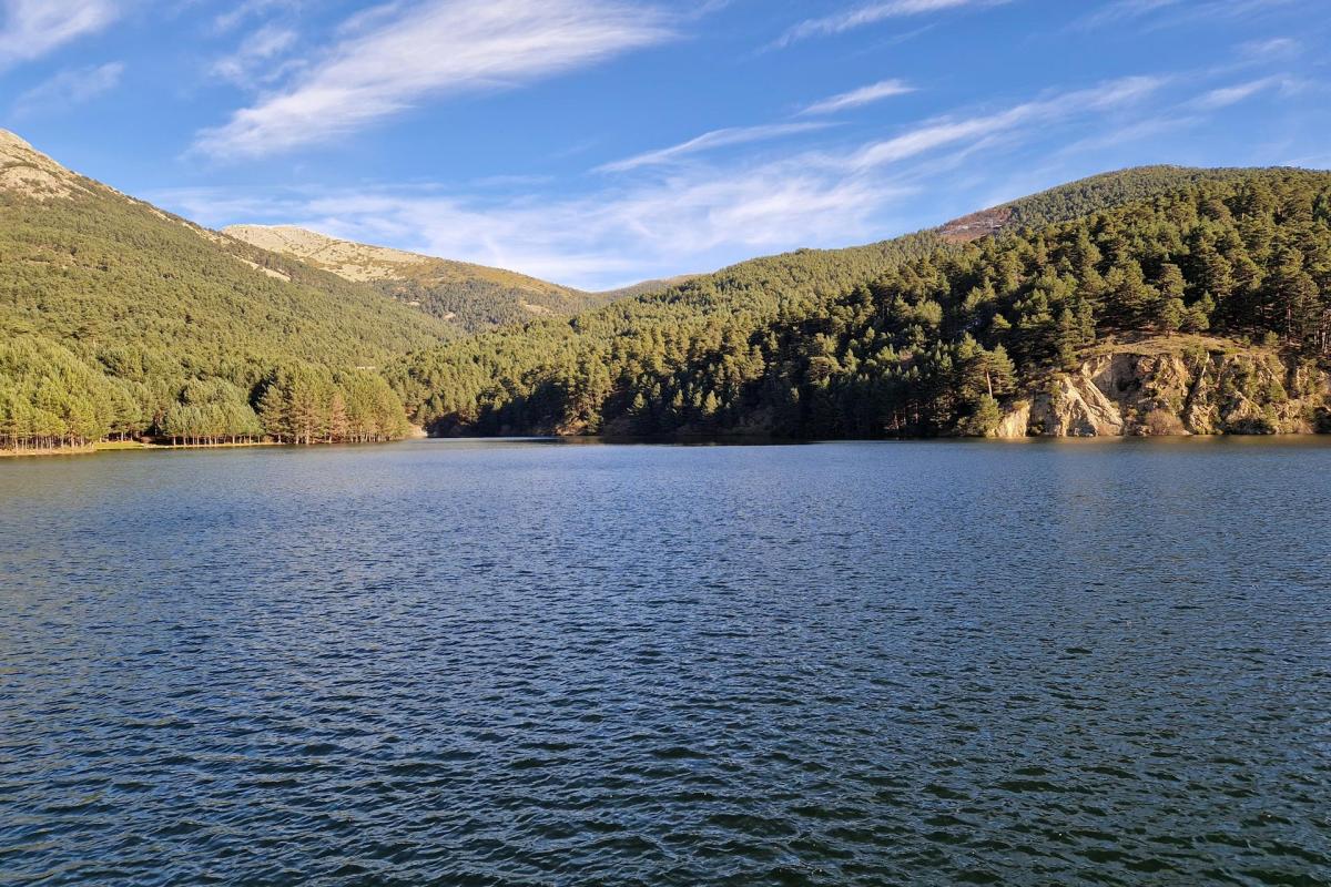La CHD acomete obras para el vaciado del embalse de El Tejo, en El Espinar (Segovia)