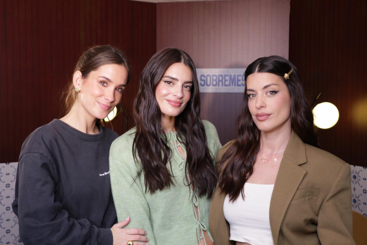 María Pombo, Susana Bicho y Dulceida durante la grabación de 'La sobremesa'.