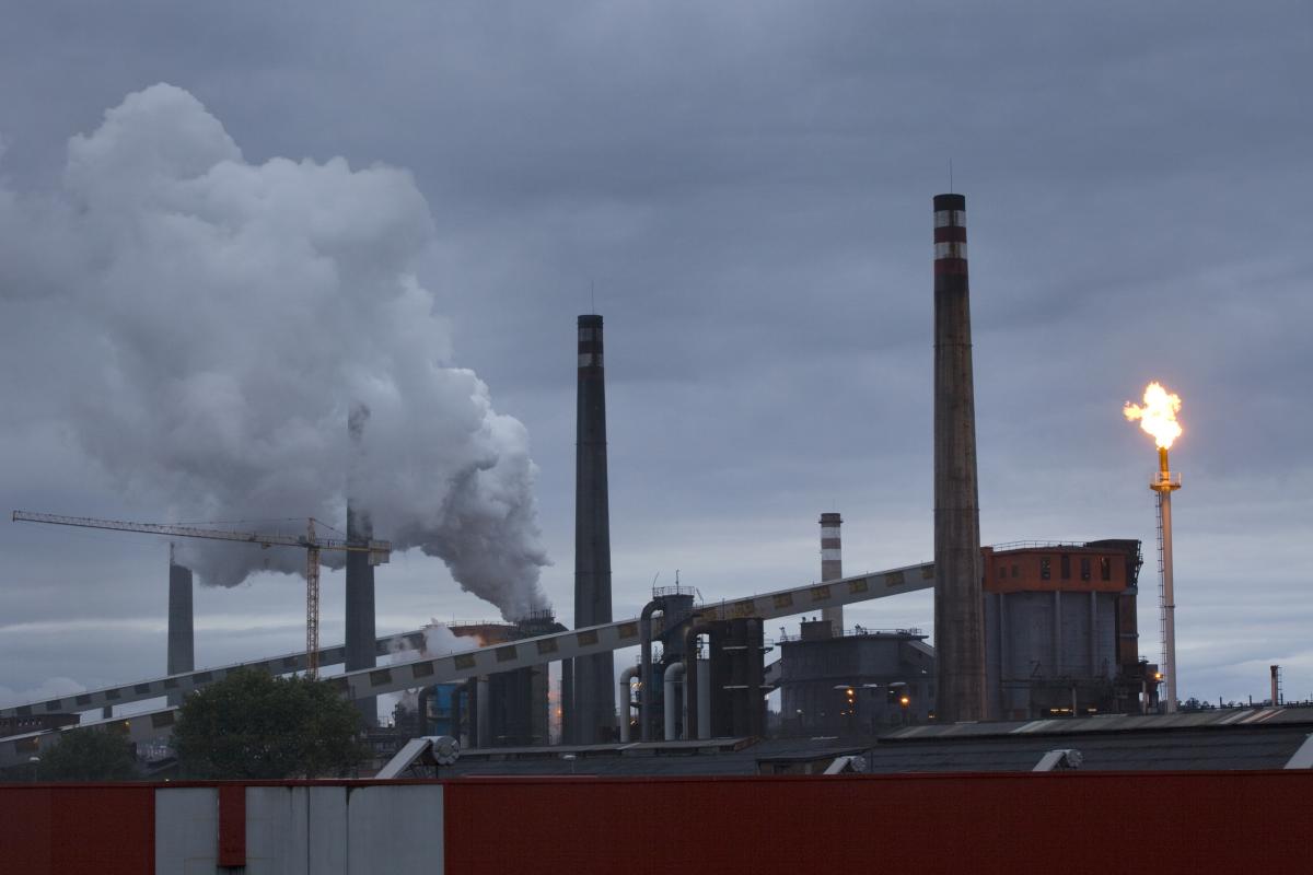 Una fábrica de Avilés, en una imagen de archivo.