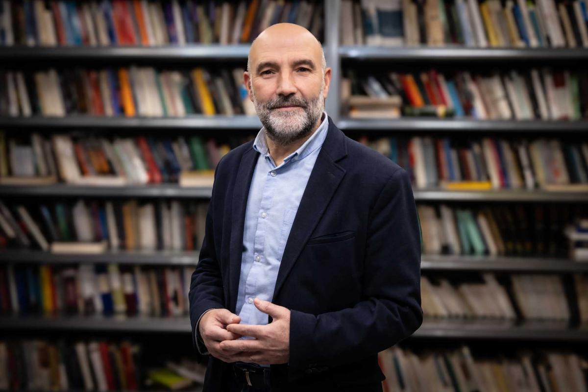 El diputado del BNG en el Congreso, Néstor Rego, en las instalaciones de Prisa.