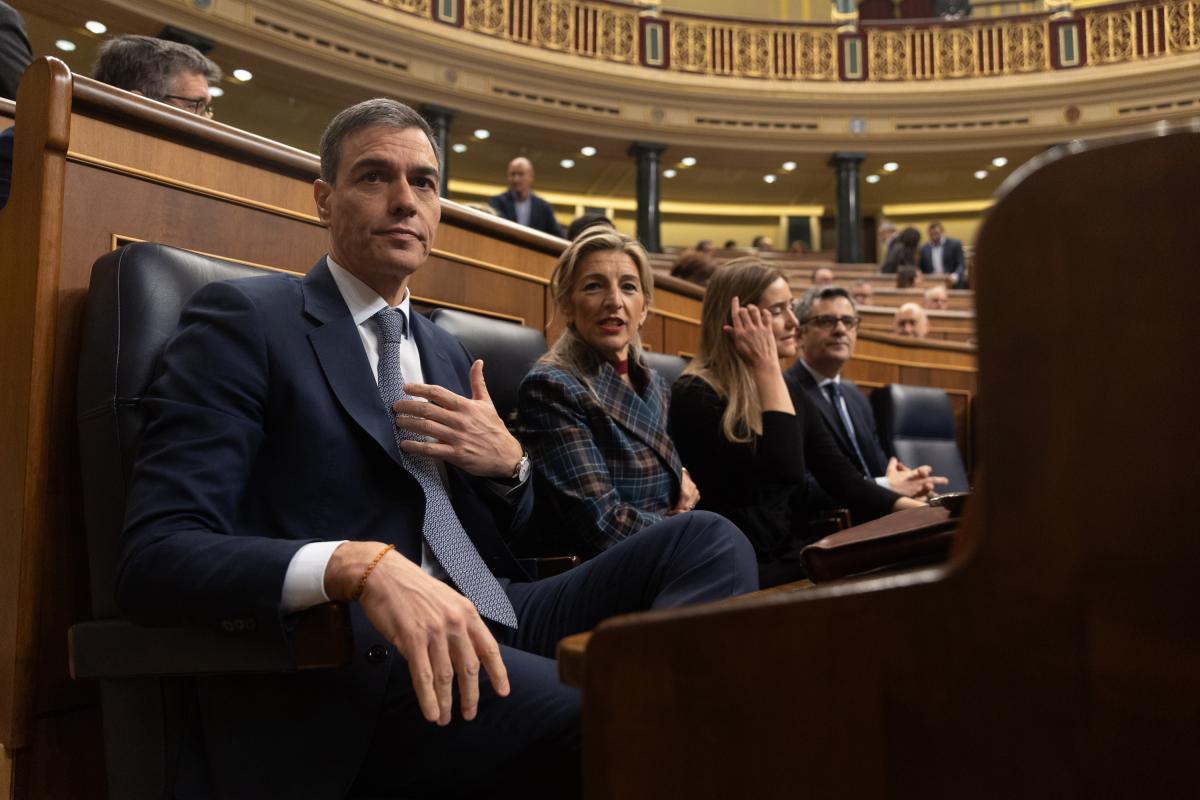 El presidente del Gobierno, Pedro Sánchez, y la vicepresidenta segunda del Gobierno, Yolanda Díaz.