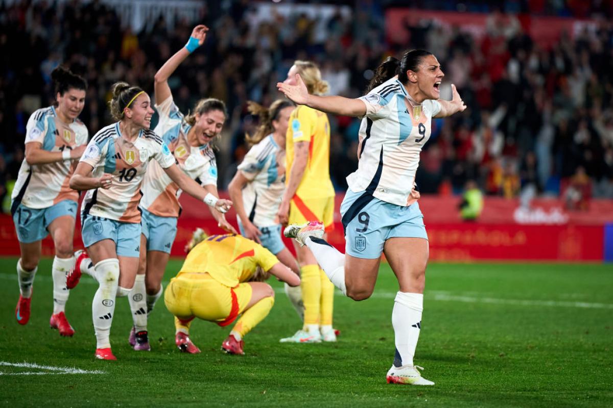 Cristina Martín-Prieto celebra el gol de la victoria
