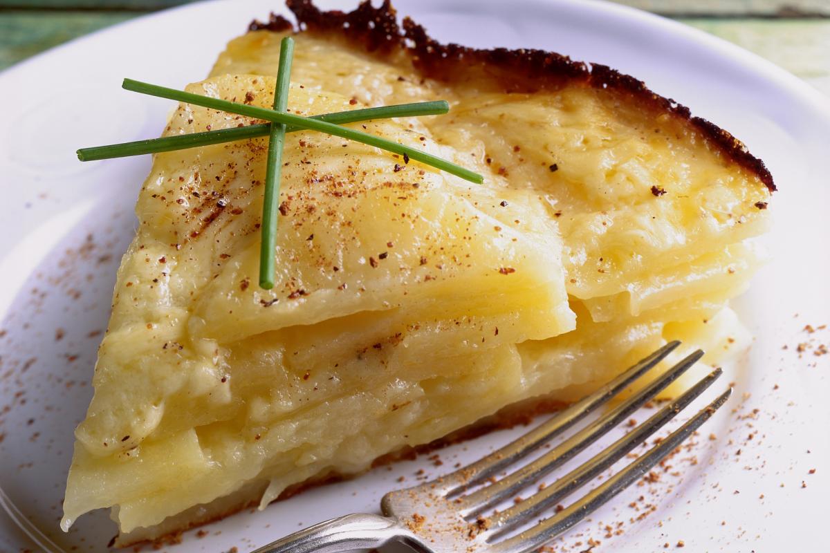 Vista del pastel de patatas napolitano.