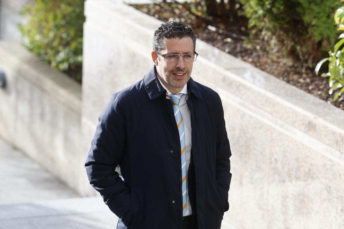 Alberto Luceño a su llegada para declarar en el juicio en el que él y Luis Medina se enfrentan, respectivamente, a 15 y 9 años de cárcel acusados de estafar al Ayuntamiento de Madrid al inicio de la pandemia en tres contratos de compraventa de material sanitario con los que se embolsaron seis millones.