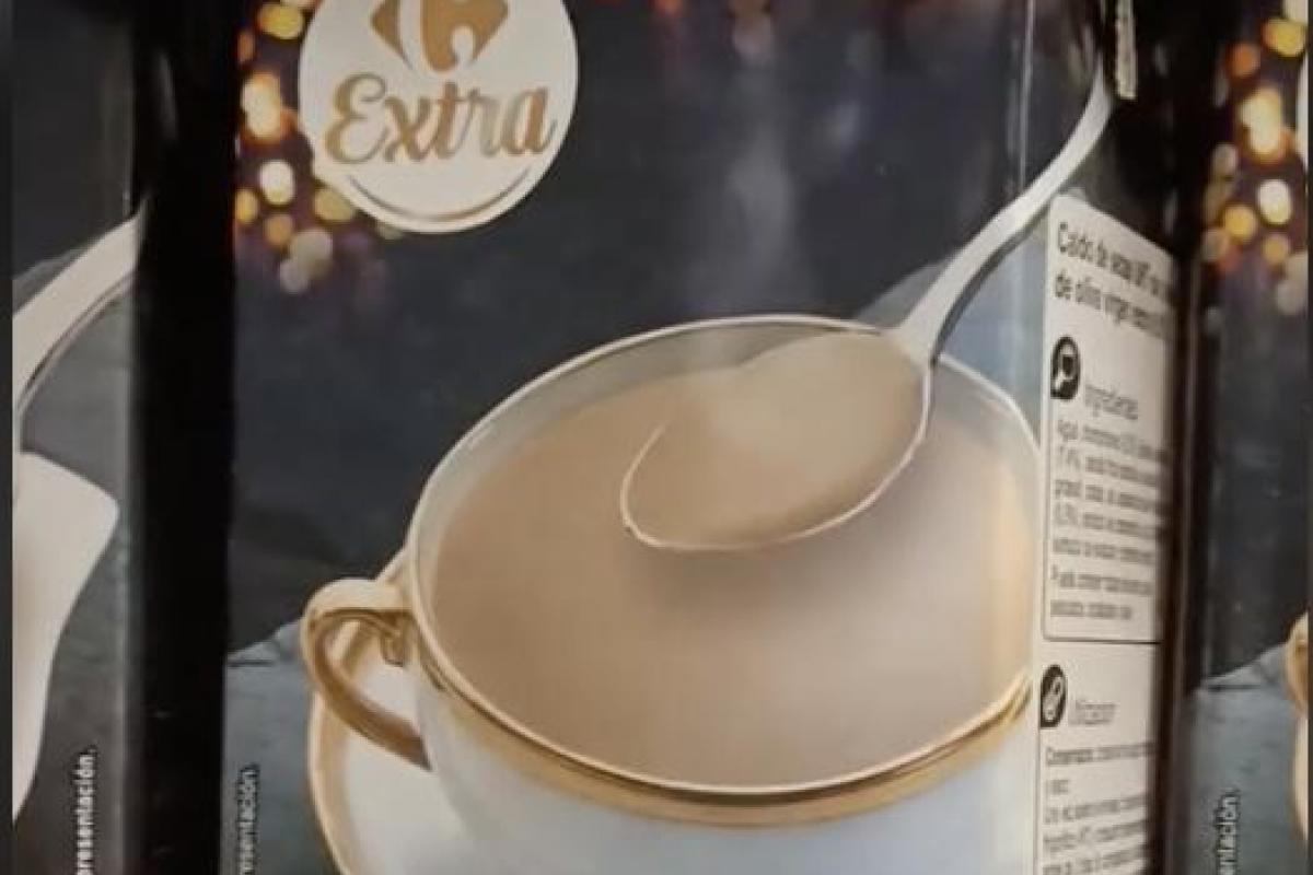 Detalle del caldo de boletus que lleva más champiñones que boletus.