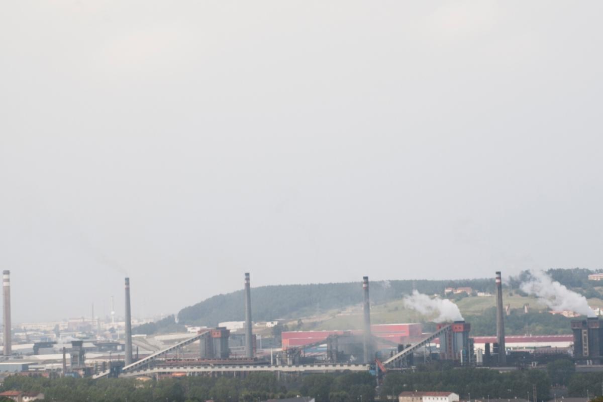 Zona industrial en Avilés, Asturias