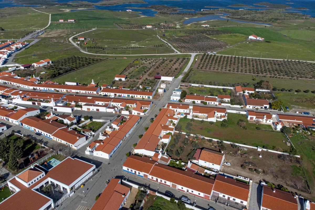 Vista aérea de la localidad lusa de Aldeia da Luz.