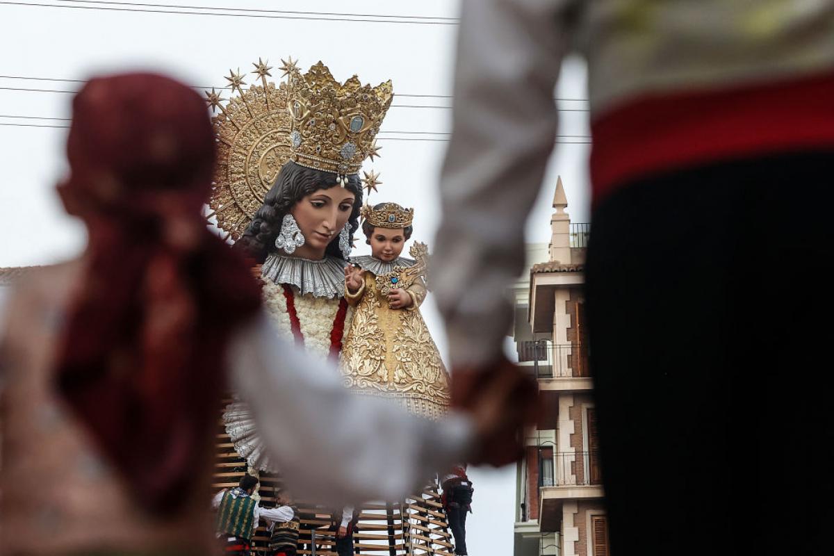 Ofrenda floral a la Virgen de los Desamparados de Valencia, en una imagen de archivo