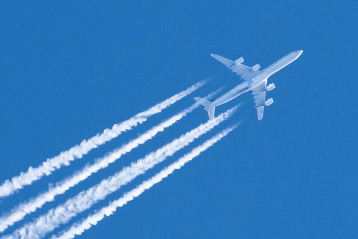 Un vuelo de la aerolínea Plus Ultra, en pleno vuelo.
