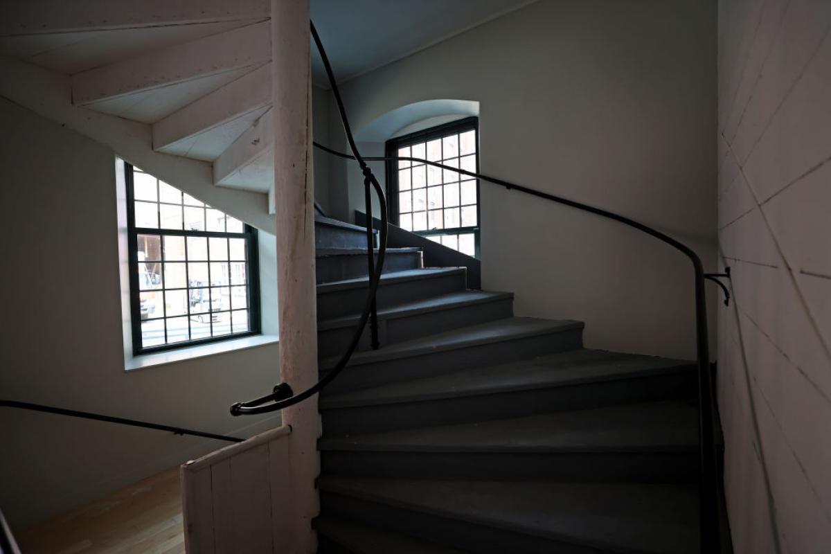 Imagen de archivo de una escalera vieja