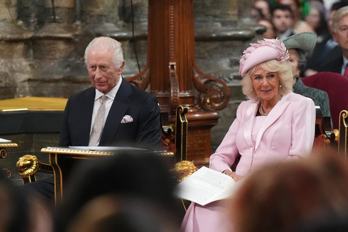 El rey Carlos III y la reina Camilla, en la misa del día de la Commonwealth el 10 de marzo de 2025 en Londres.