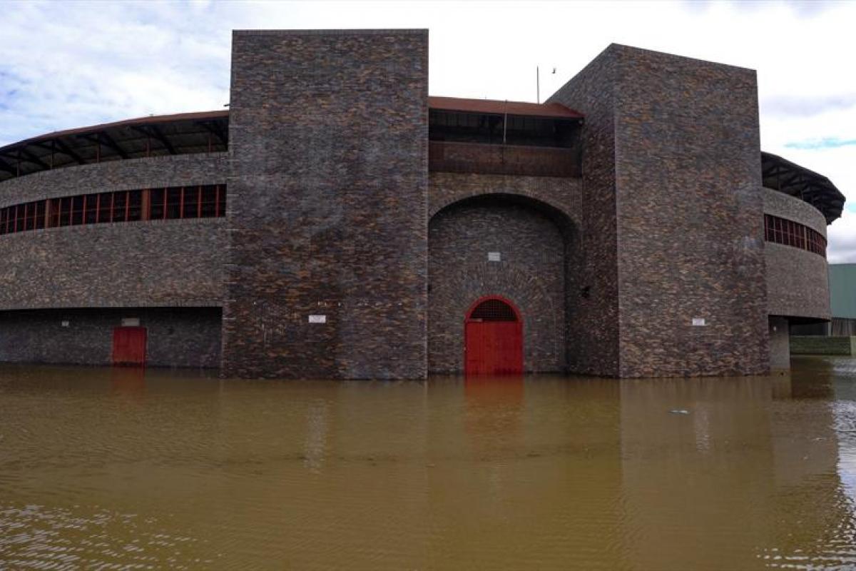 La plaza de toros de Ávila, inundada como toda la zona sur de la ciudad