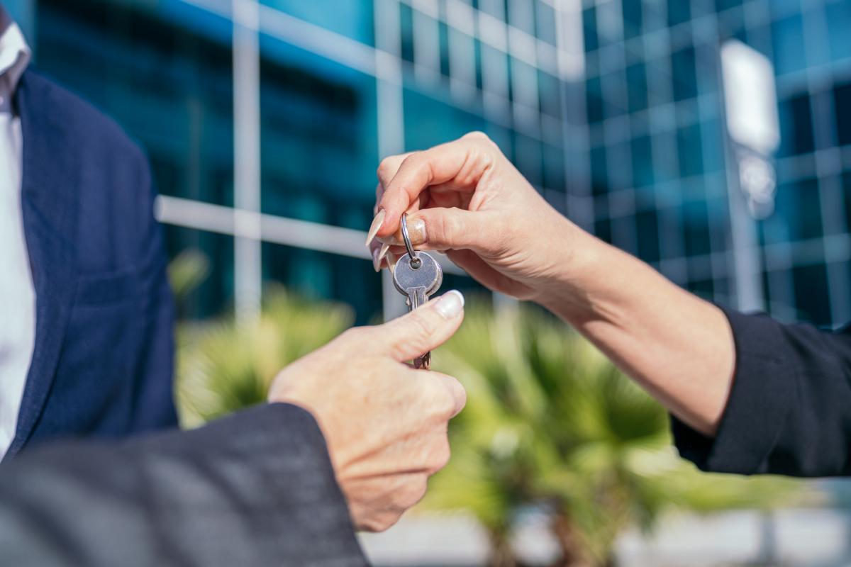 Foto de archivo de la adquisición de una vivienda.