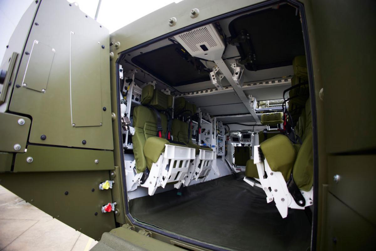 Detalle del interior de un RCV 8x8 Dragón.