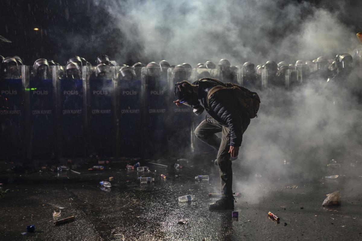 Imagen de archivo de una de las jornadas de protesta en Estambul contra la detención del mayor rival político de Erdogan, el regidor de esa ciudad, el socialdemócrata Ekrem Imamoglu (CHP).