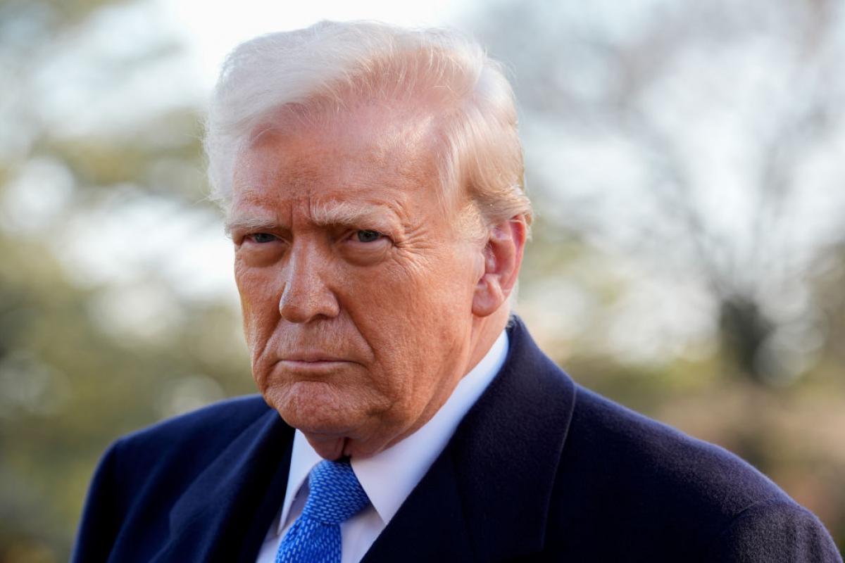 Donald Trump, con gesto serio