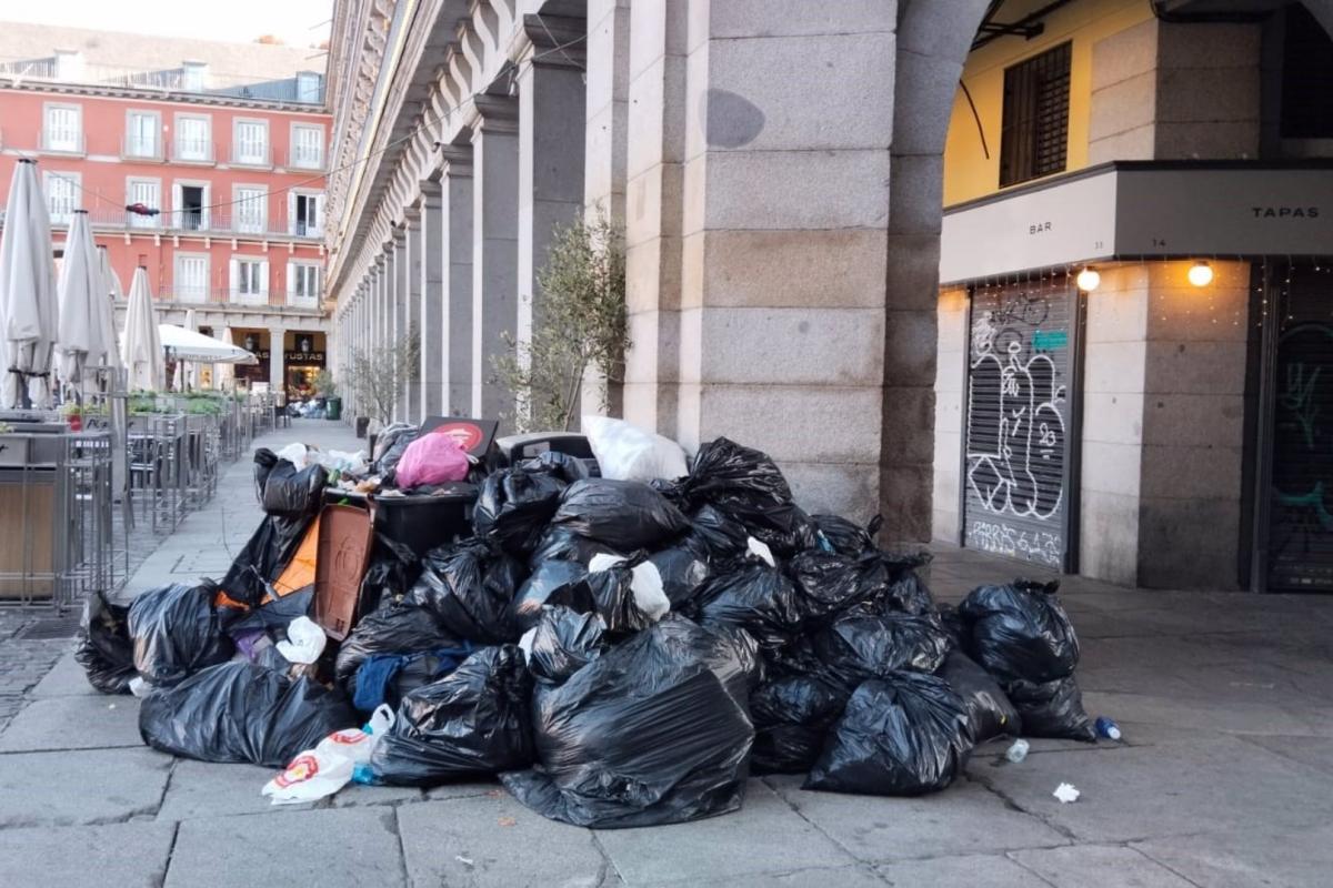 Basuras sin recoger en Madrid