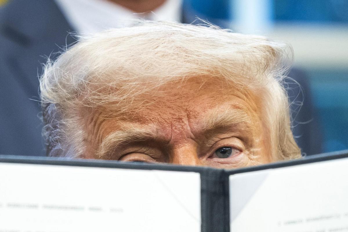 Donald Trump, después de firmar una orden presidencial en la Casa Blanca