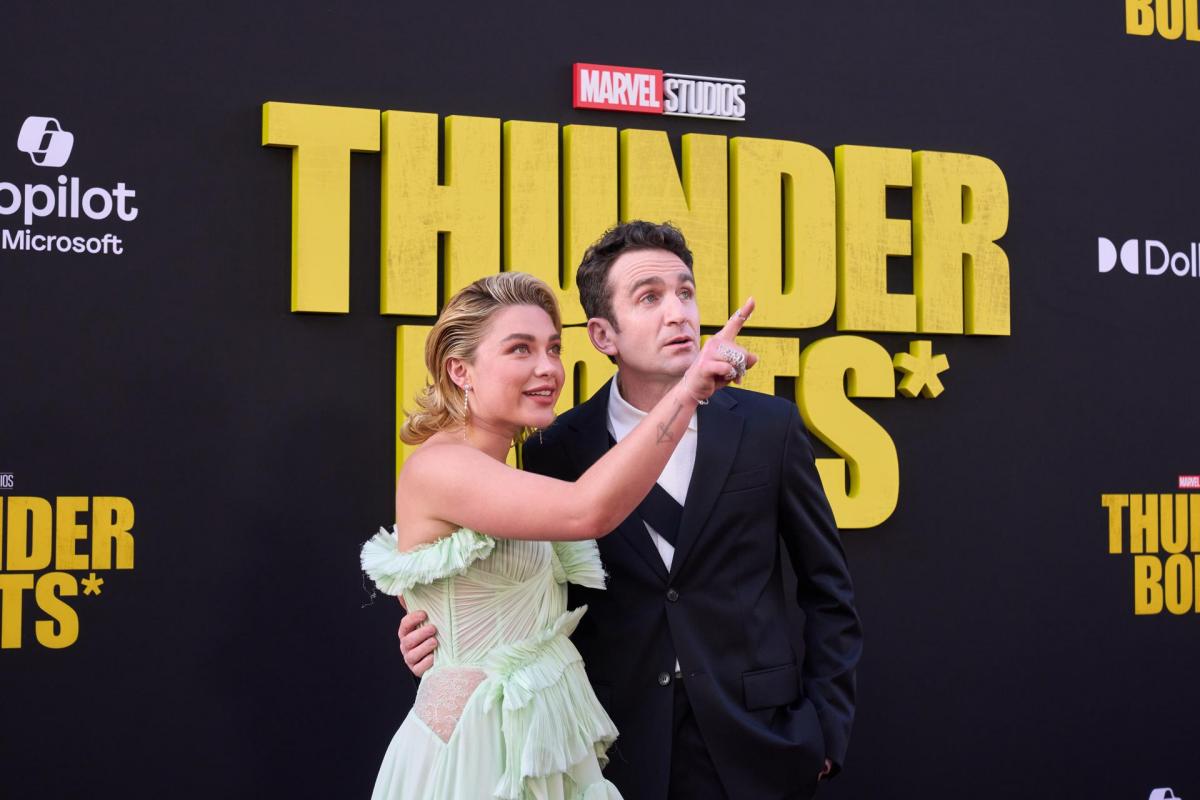 Florence Pugh y Jake Schreier, los protagonistas de 'Thunderbolts' celebrada el pasado 28 de abril en Los Ángeles.