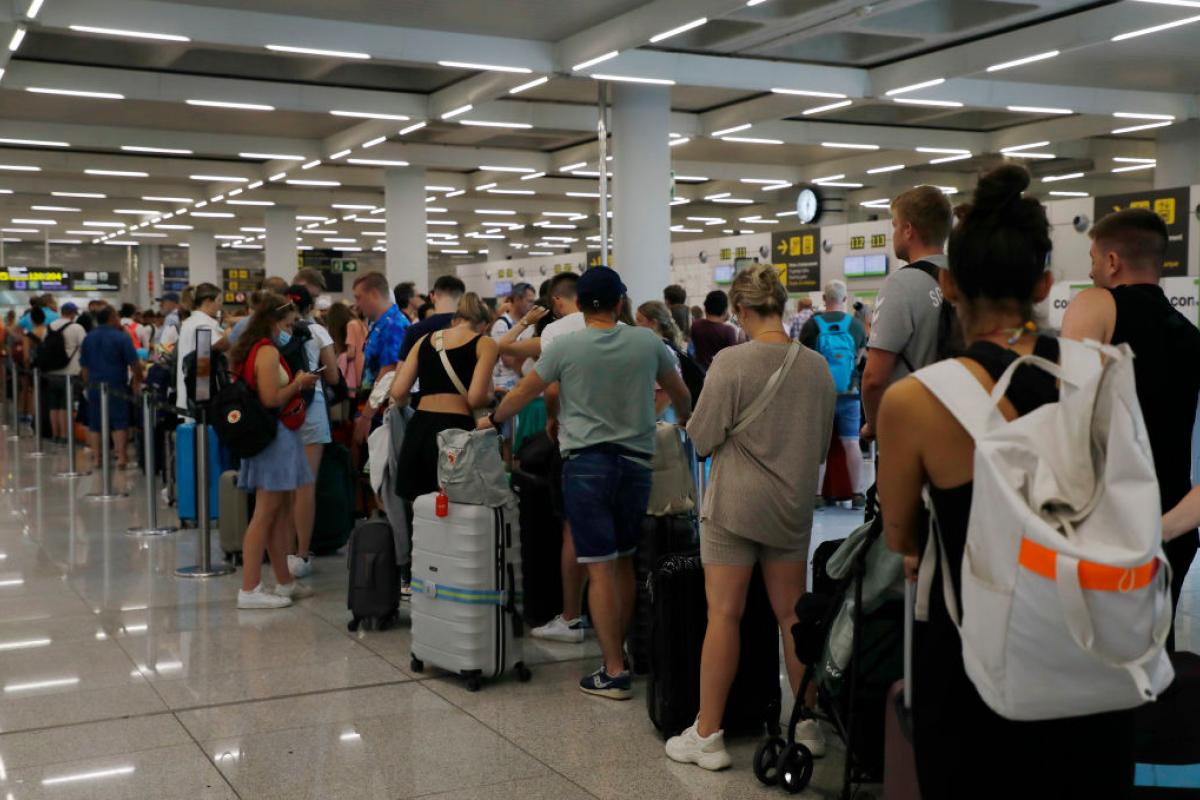 Colas de pasajeros en el aeropuerto de Palma en una imagen de archivo
