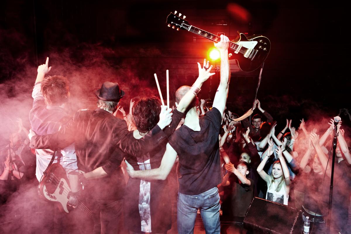 Concierto en un festival de rock.