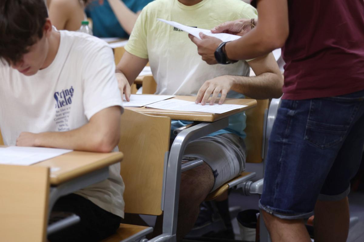 Alumnos examinándose de la PAU, en una imagen de archivo.