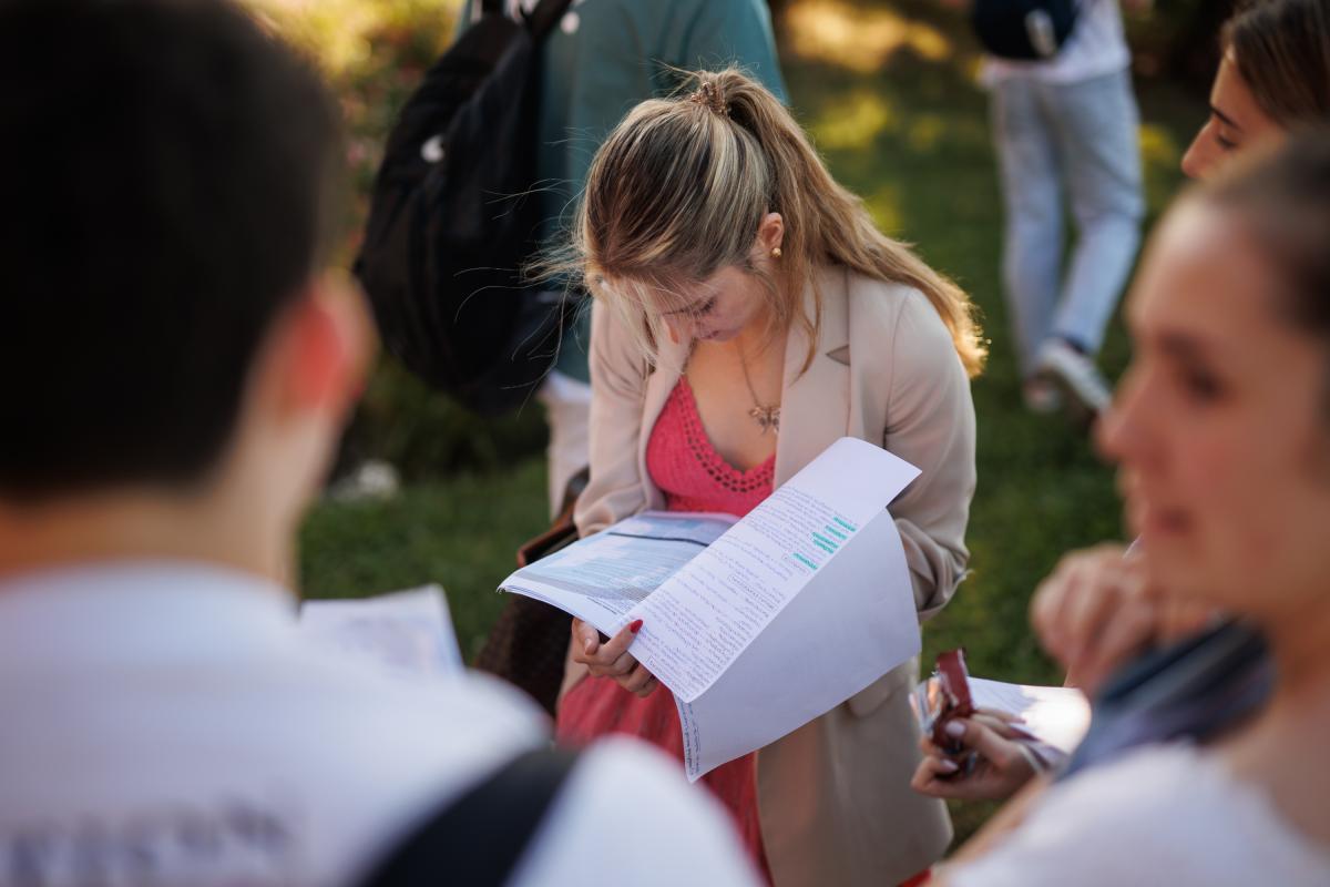 Estudiantes antes de entrar a su examen de selectividad, en una convocatoria anterior.