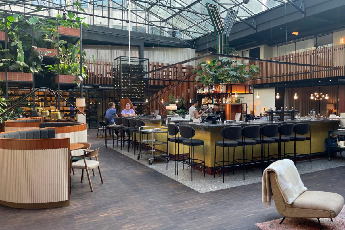 Una de las terrazas que tiene el Hotel Yalo, en Gante.