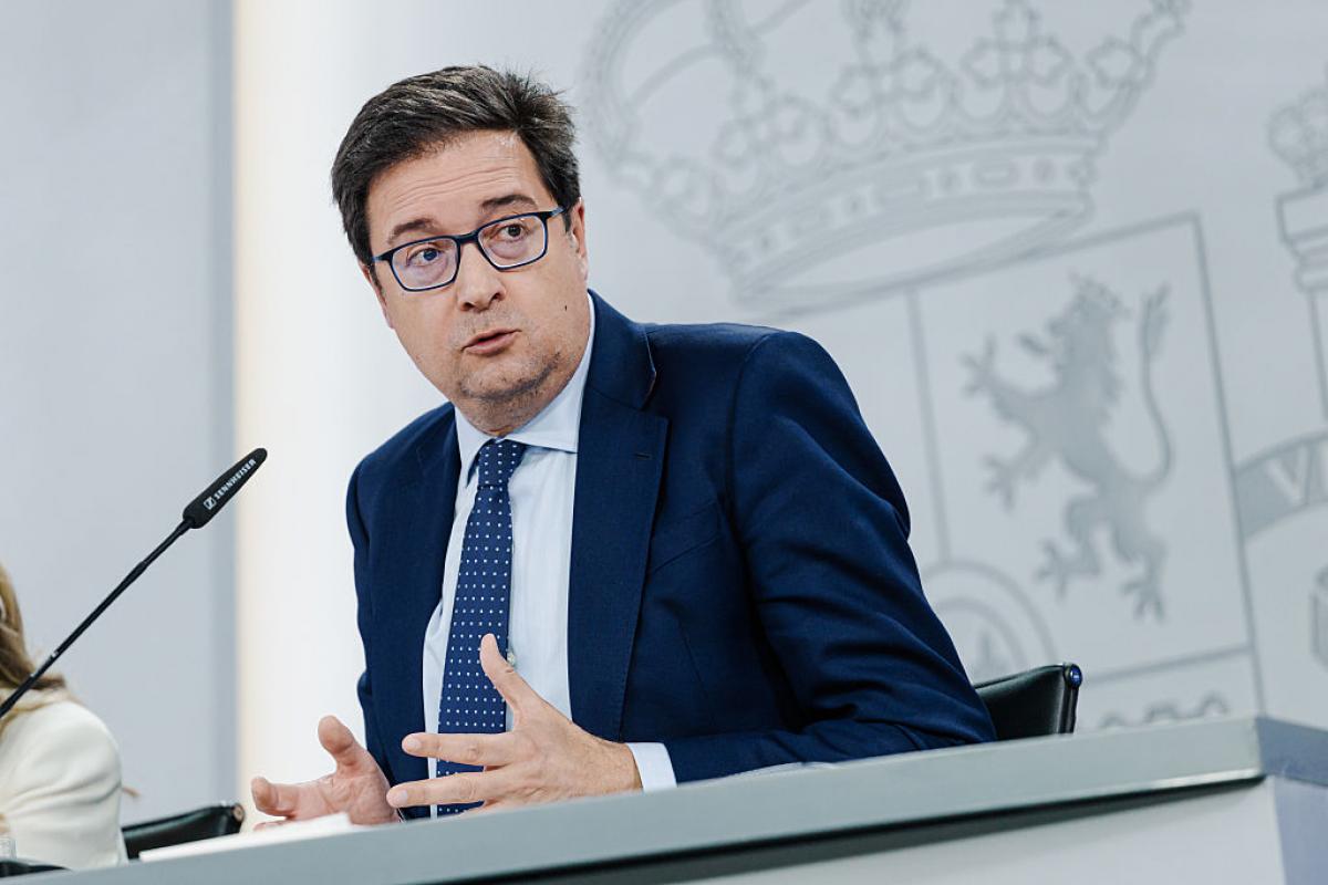 El ministro Óscar López, en una rueda de prensa desde La Moncloa