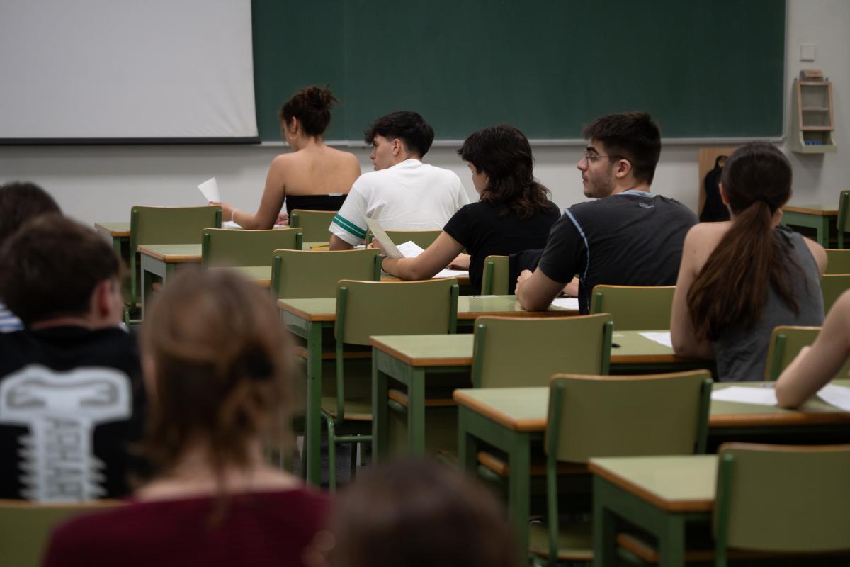 Alumnos examinándose de la PAU, en una imagen de archivo.