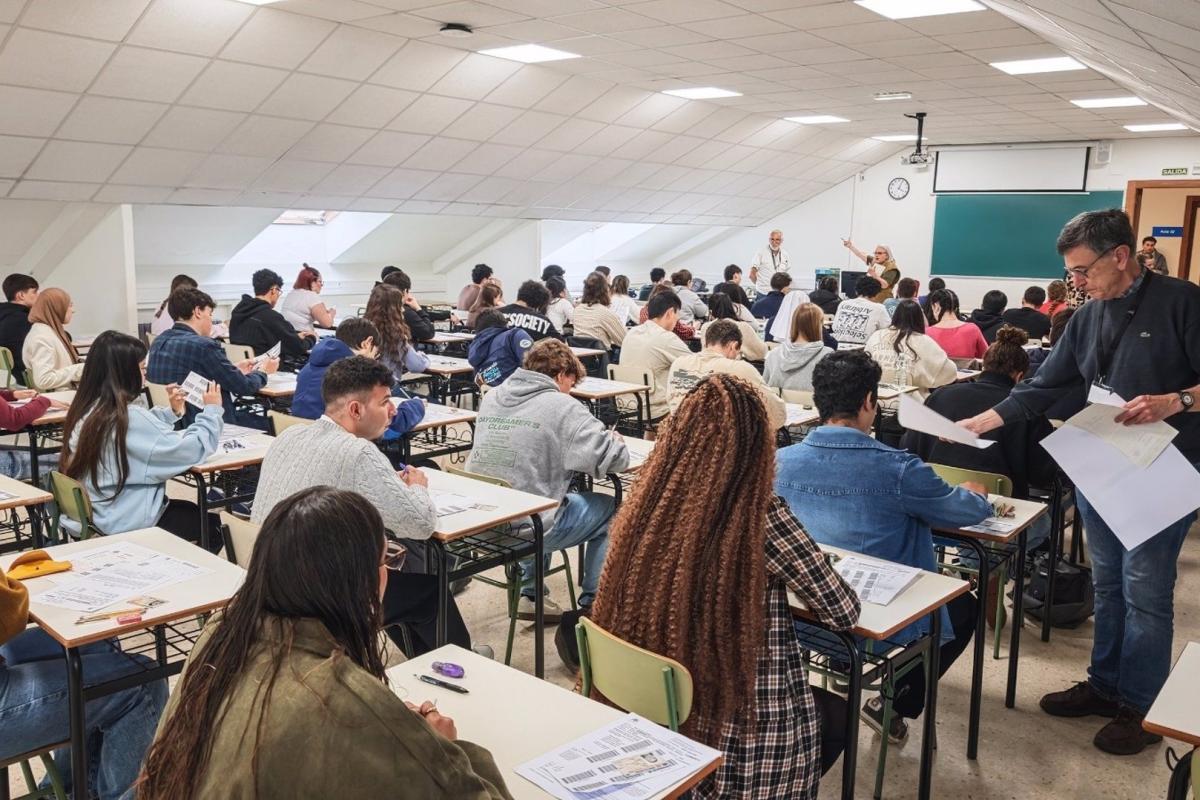 Estudiantes en la PAU de Asturias 2025 en esta convocatoria ordinaria.