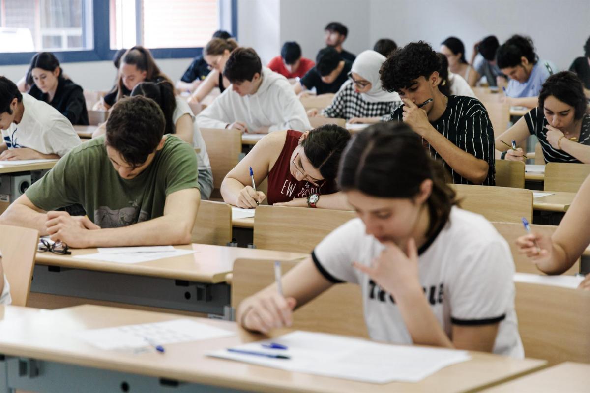 Estudiantes realizando la PAU de Madrid en la convocatoria ordinaria de 2025.