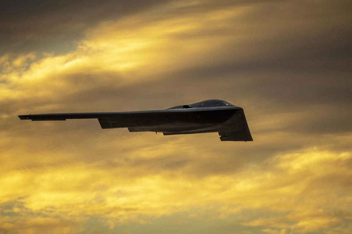 Bombardero B-2 de las Fuerzas Armadas de Estados Unidos durante unas maniobras.