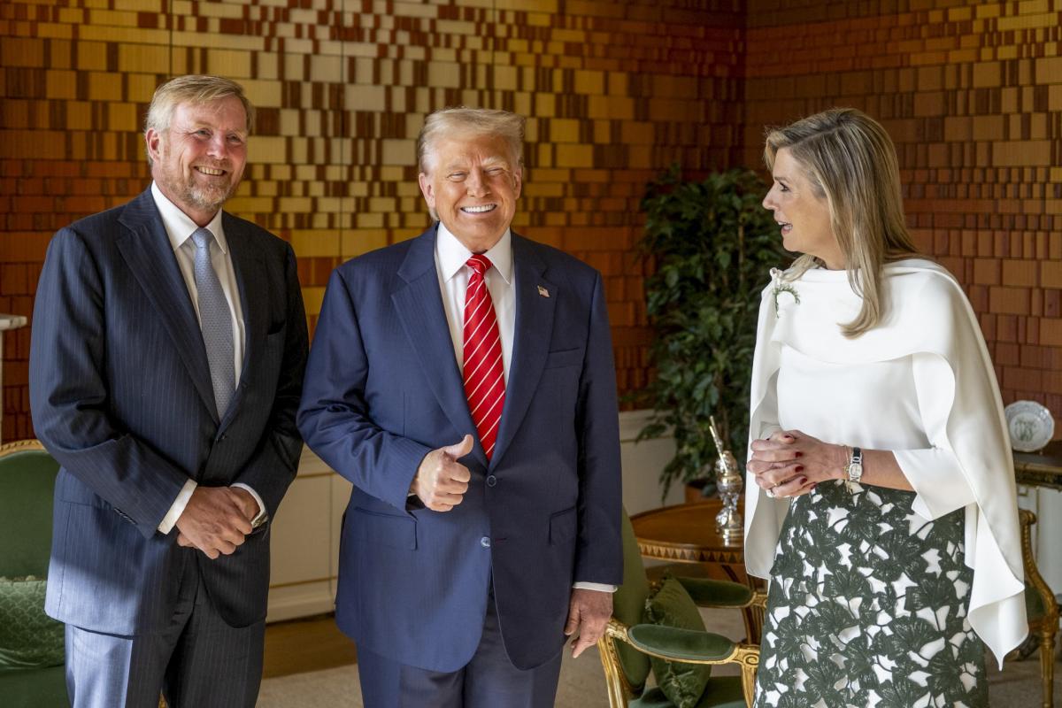 Los reyes Guillermo y Máxima de Holanda con Donald Trump en La Haya, el 25 de junio de 2025.