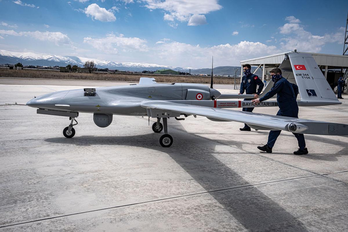 Vista de un dron turco modelo TB-2
