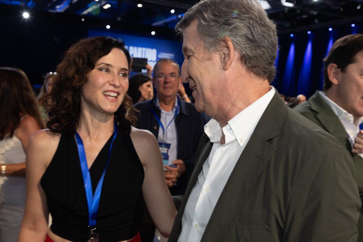 Isabel Díaz Ayuso y Alberto Núñez Feijóo en el congreso del PP.