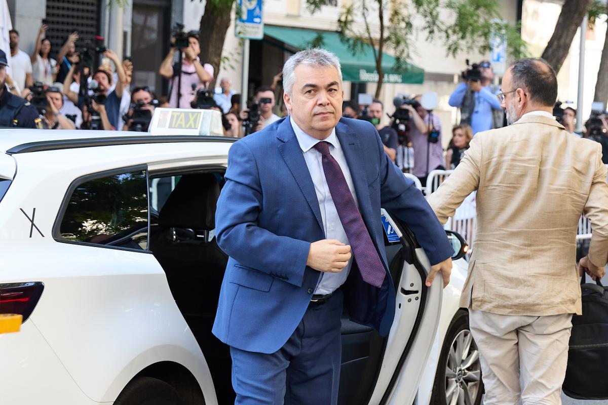 El exsecretario de Organización socialista Santos Cerdán, en una imagen de archivo antes de entrar a declarar en el Tribunal Supremo.