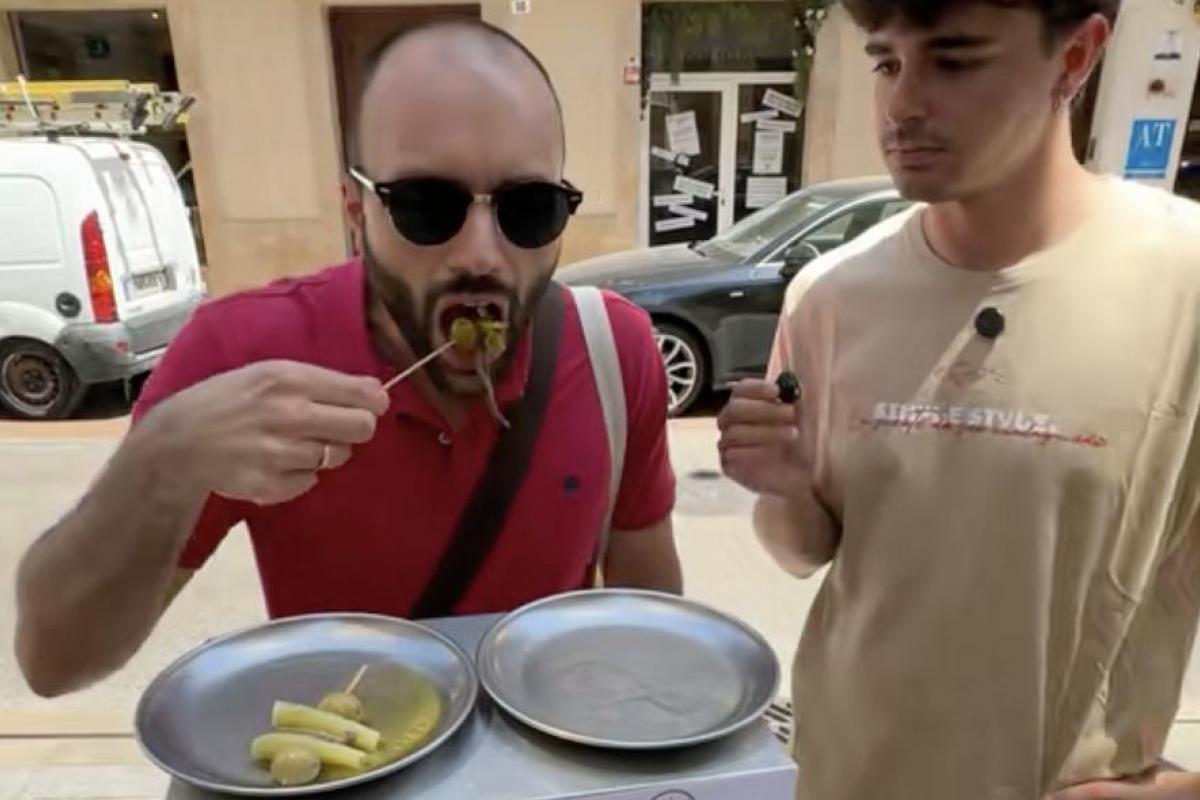 Un momento de la cata a ciegas viral de las gildas malagueñas.