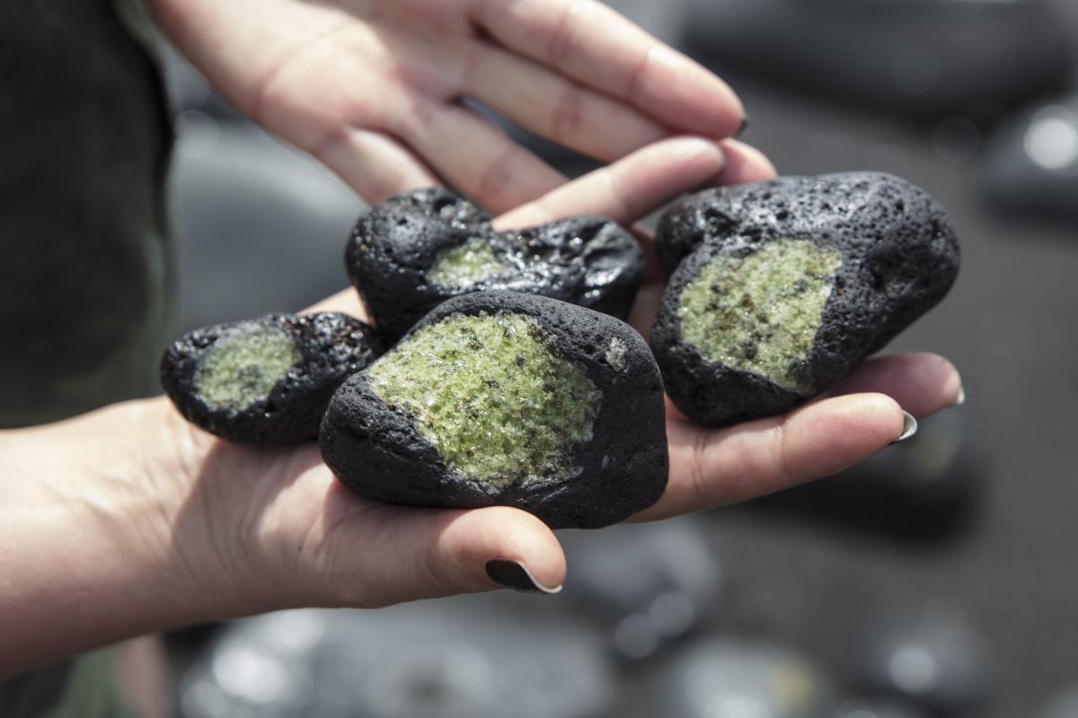 Grupo de rocas de olivino, en una imagen de archivo.