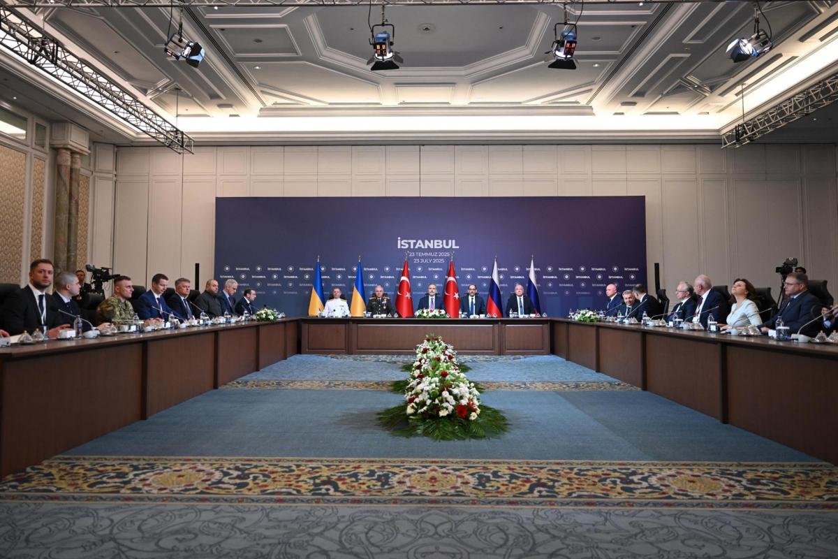 Las delegaciones de Ucrania y Rusia debaten este miércoles en Estambul.