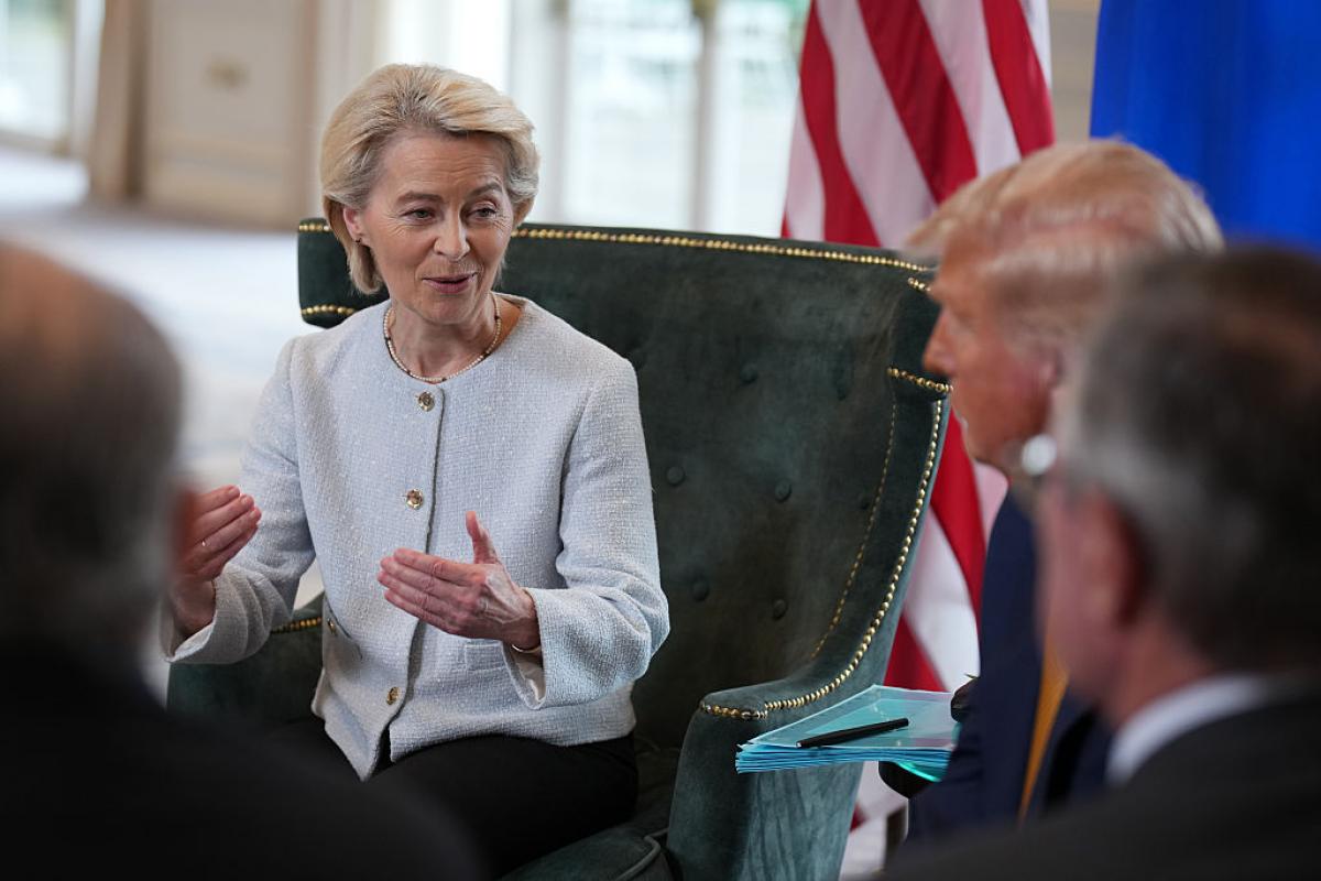 Von der Leyen con Trump durante su reunión en Escocia