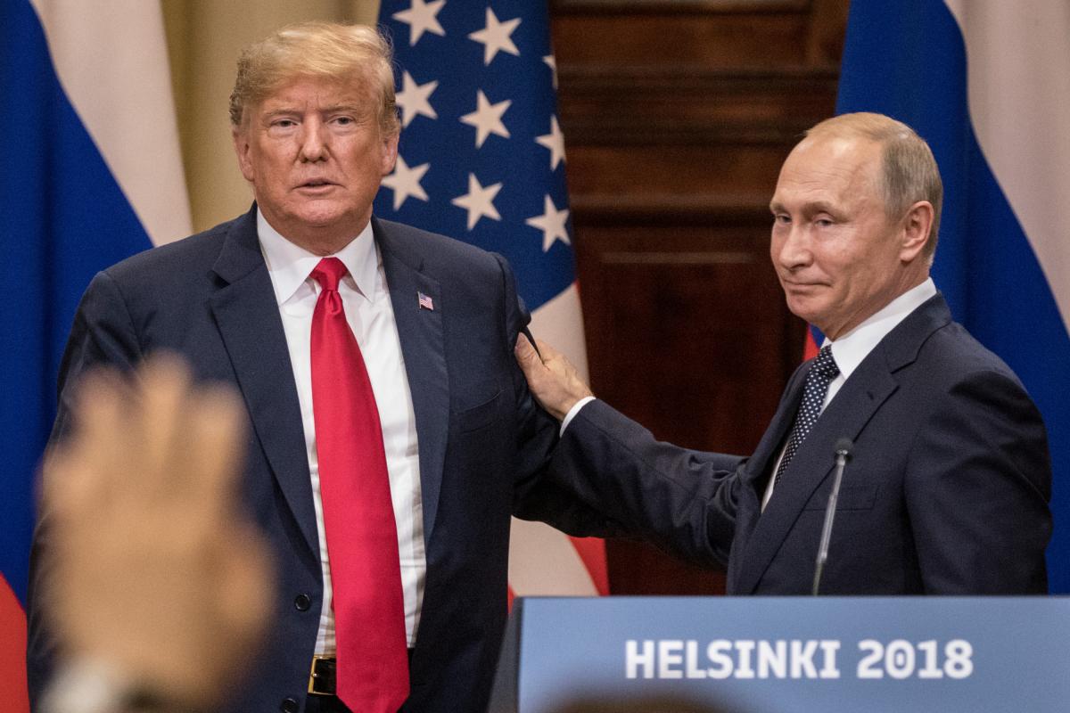 Foto de archivo de Donald Trump y Vladimir Putin, en Finlandia, en 2018.