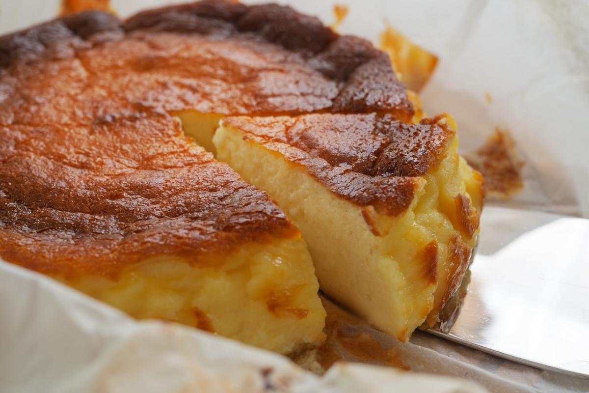 Tarta de queso asturiana, uno de los postres más celebrados de la gastronomía del Principado.